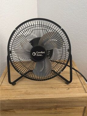 Comfort Zone Small Black Metal Desk Fan